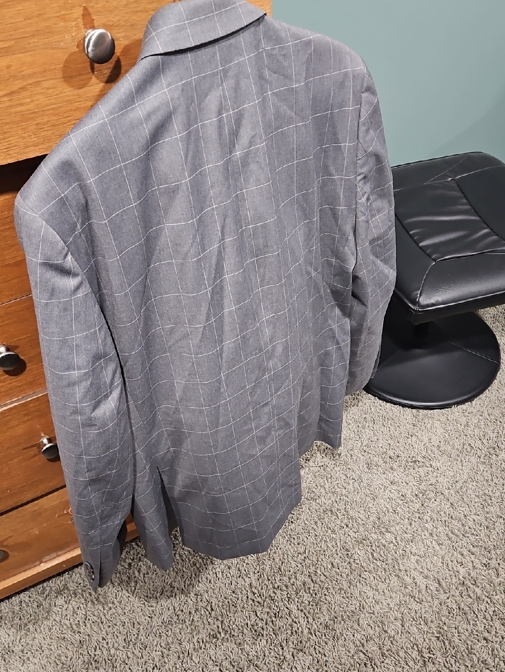 Perry Ellis Gray Two piece Suit. 40 S, 34-30 - Picture 2 of 12
